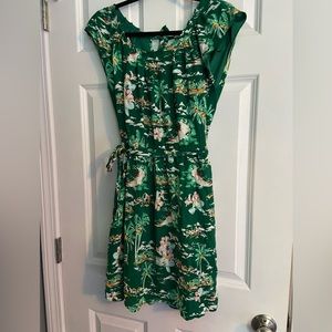 Women’s dress size PM petite Medium Lauren Conrad green tropical